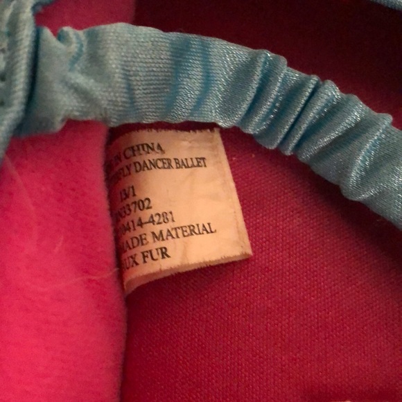 Dream Works Trolls flannel 2 piece pajama set slippers & 2 plush Trolls dolls - Picture 6 of 16